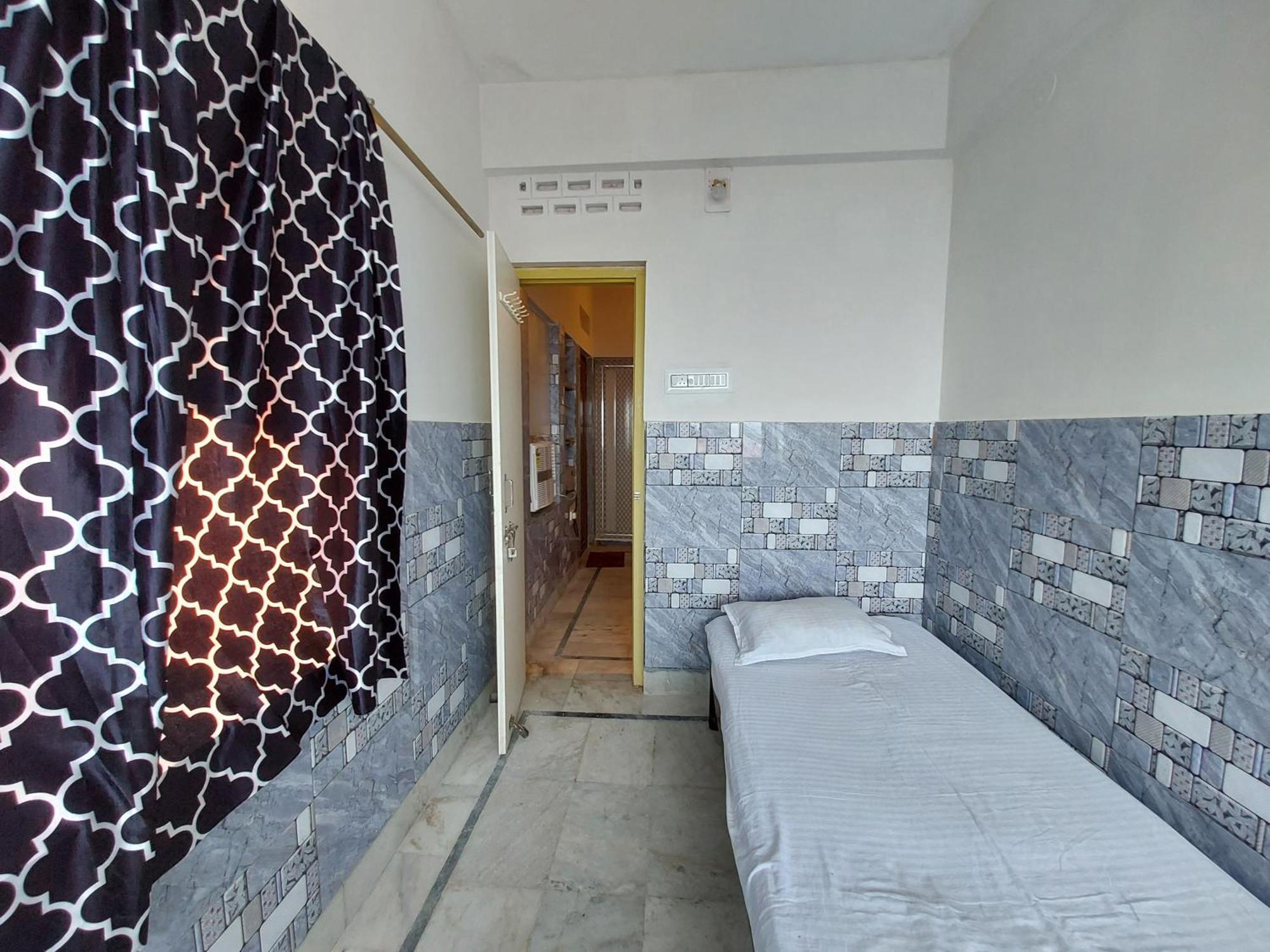 Nirman Beach Homestay 푸리 외부 사진