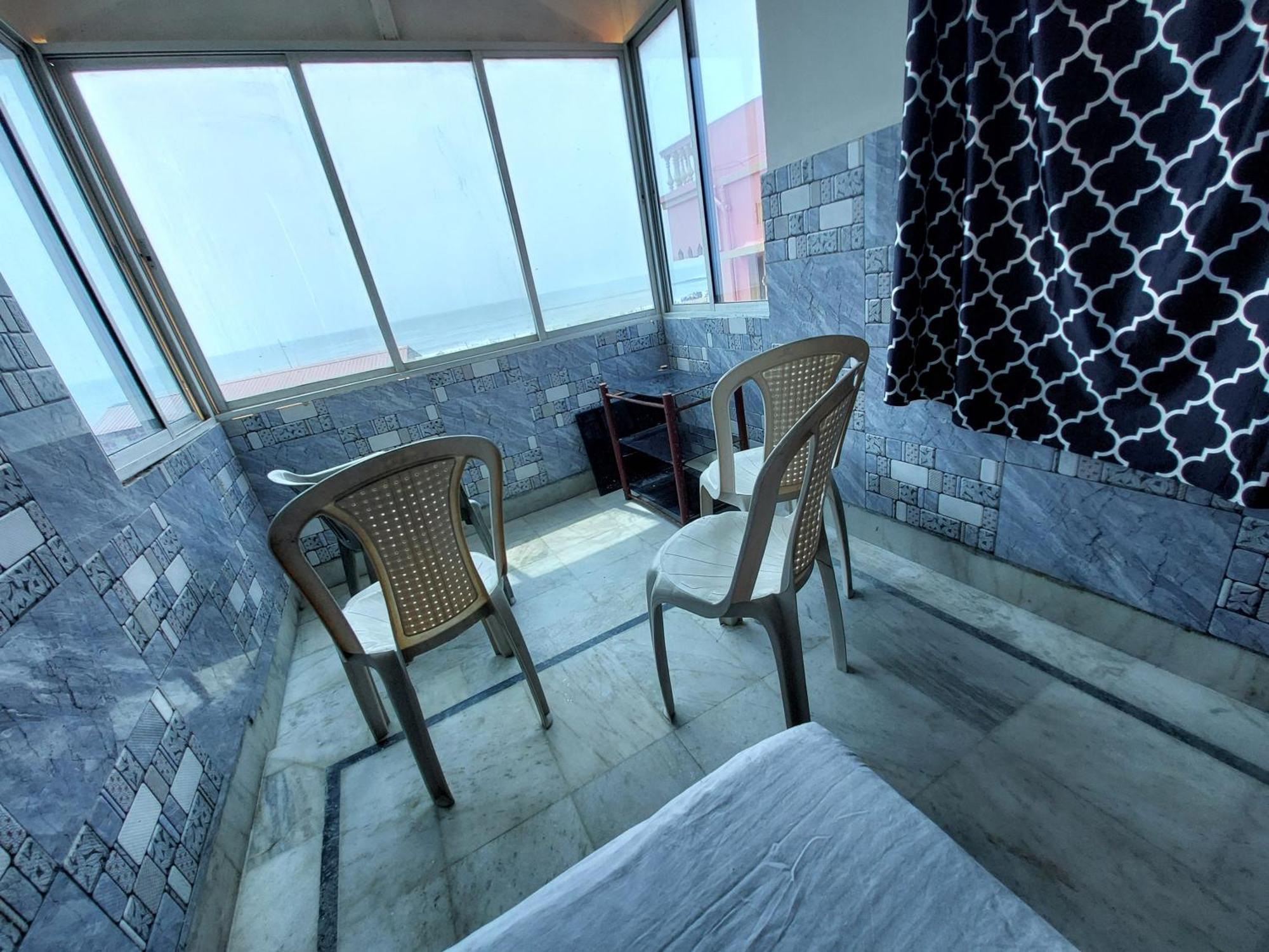Nirman Beach Homestay 푸리 외부 사진