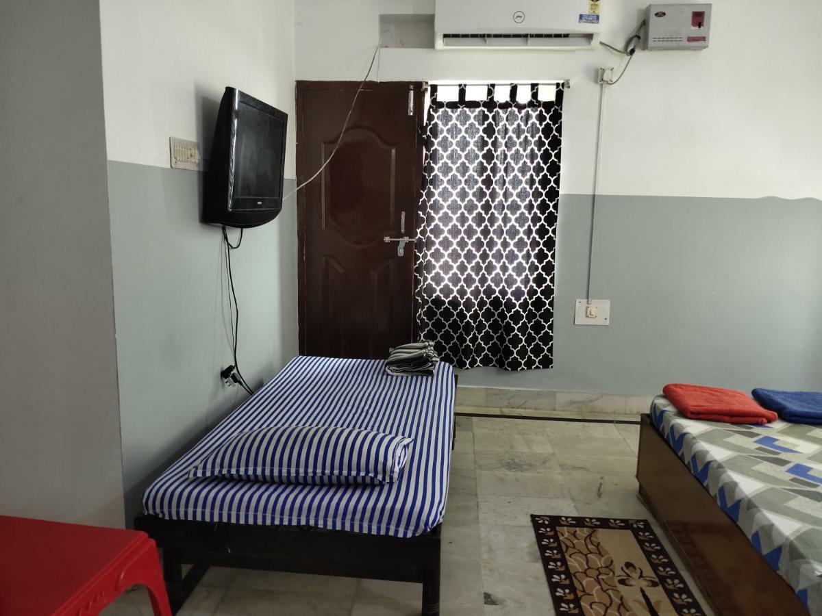 Nirman Beach Homestay 푸리 외부 사진