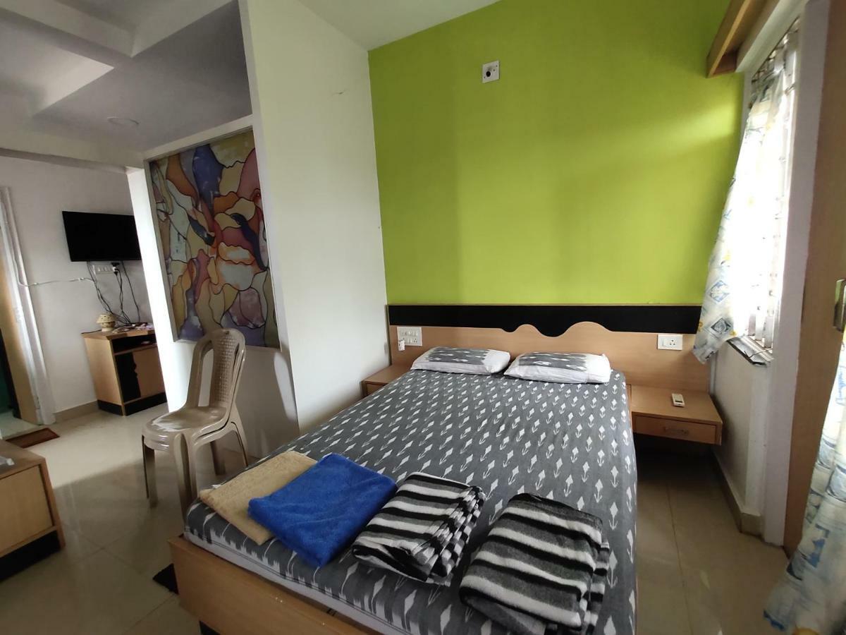 Nirman Beach Homestay 푸리 외부 사진